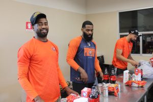 Pioneros de Los Mochis se suman a la lucha contra el hambre